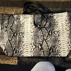 Tote leather snake skin purse